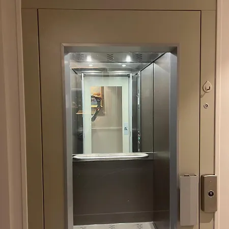 Very Quiet In *