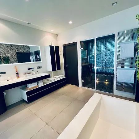 Apartment Very Quiet In *